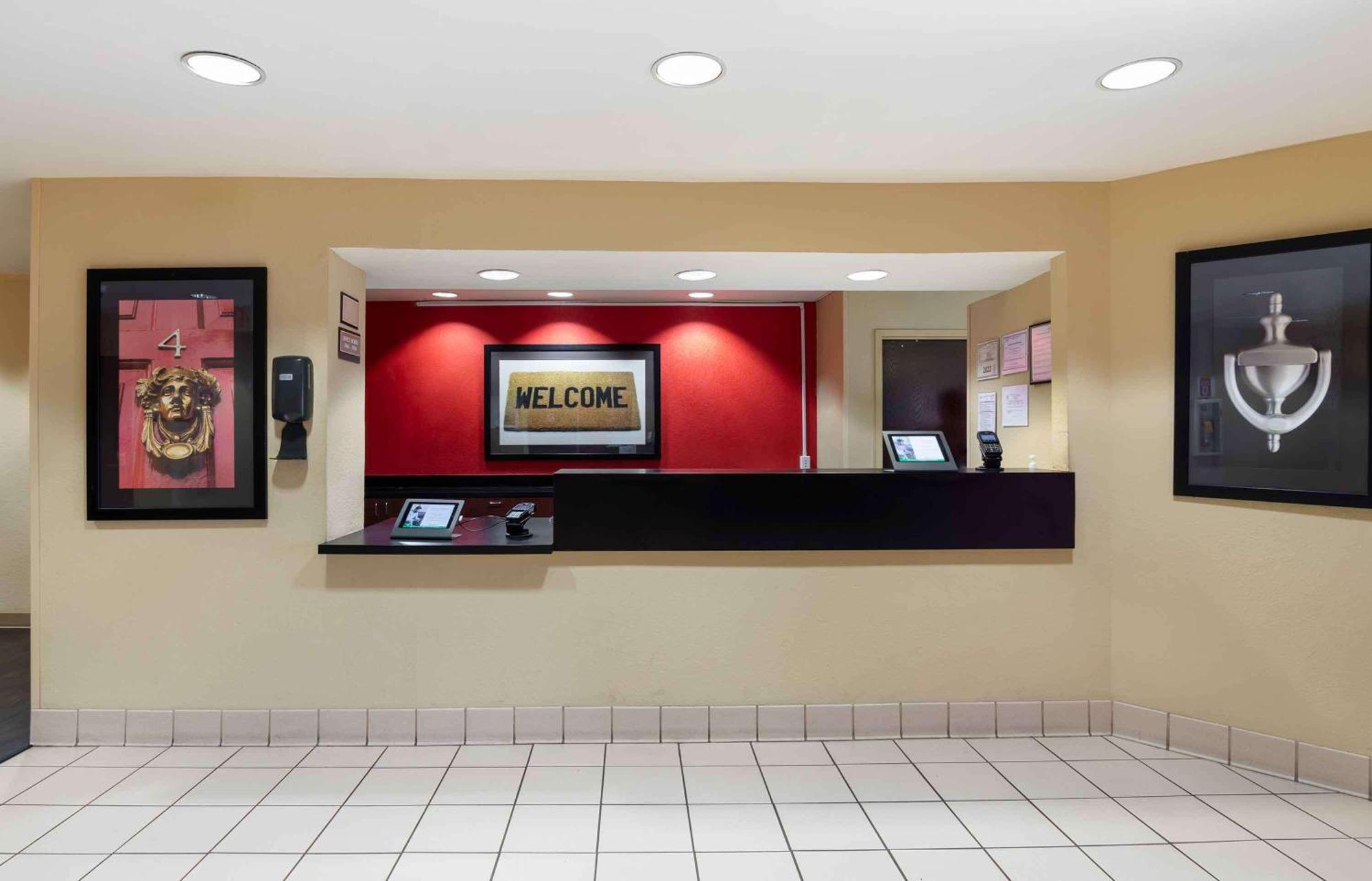 Suburban Studios Columbus Bradley Park Exterior foto